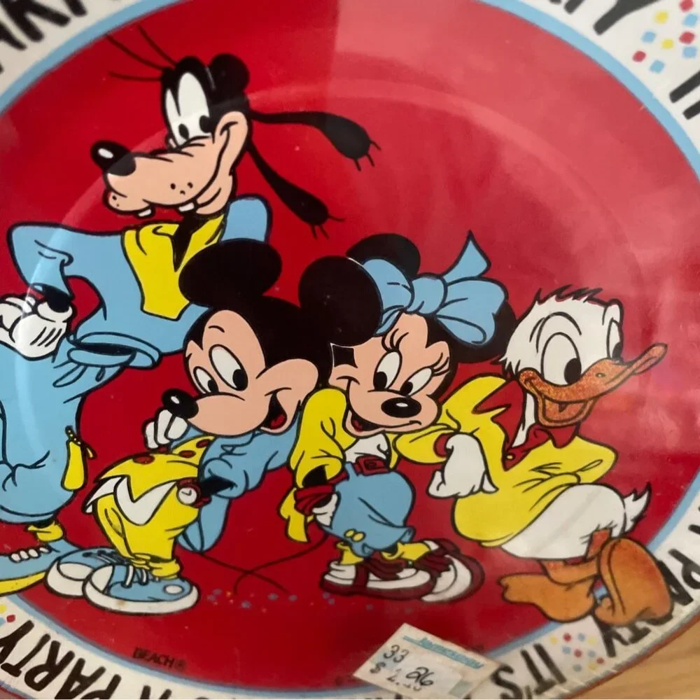 Vtg Beach Disney Mickey and Friends Birthday Party Plates 7 Inch Set of 8 New